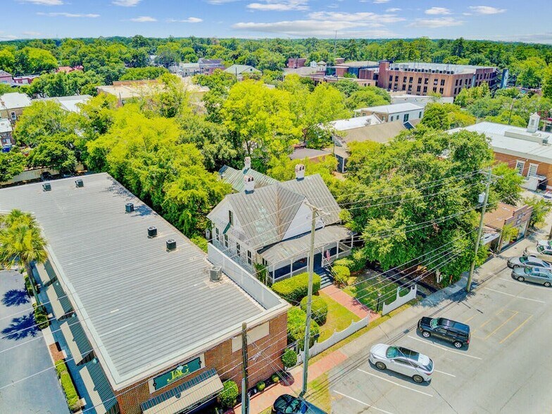 More Photos Of 117 S Cedar St, Summerville Office For Lease
