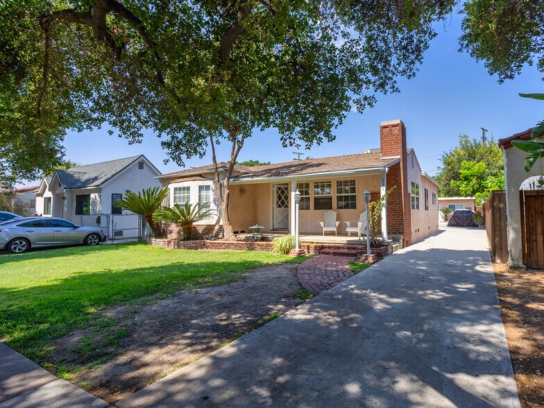 More Photos Of 331 Allen Ave, Glendale Multifamily For Sale
