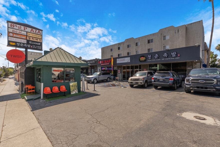 More Photos Of 3062-3074 W 8th St, Los Angeles General Retail For Sale