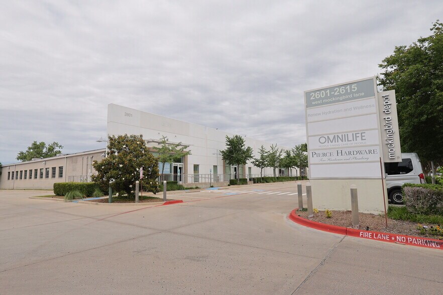 Primary Photo Of 2727 W Mockingbird Ln, Dallas Unknown For Lease