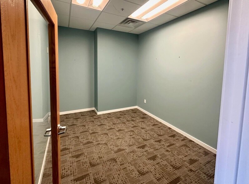 More Photos Of 500 E Michigan Ave, Lansing Apartments For Lease
