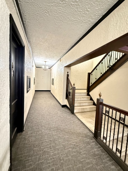 More Photos Of 631 S 4th St, Springfield Apartments For Sale