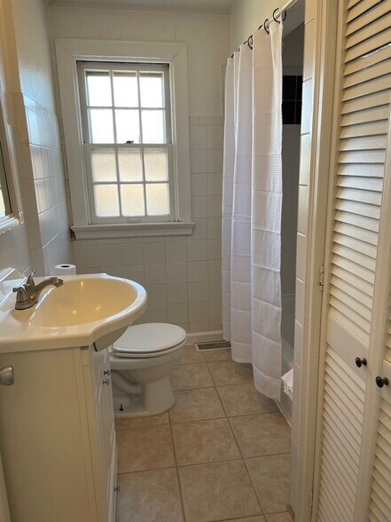 More Photos Of 4142 Crescent Dr, Saint Louis Medical For Sale