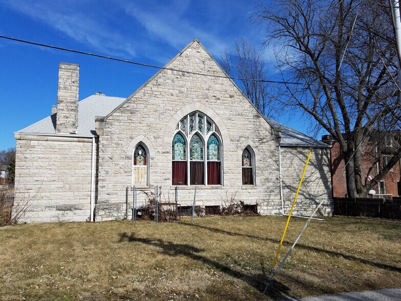 More Photos Of 5760 Bartmer Ave, Saint Louis Specialty For Sale