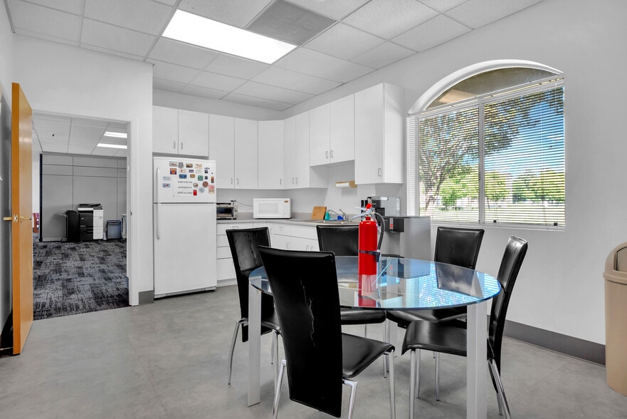 More Photos Of 8109 Laguna Blvd, Elk Grove Medical For Sale