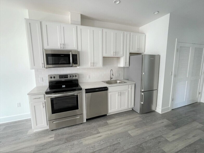 More Photos Of 818 Bladensburg Rd NE, Washington Apartments For Sale