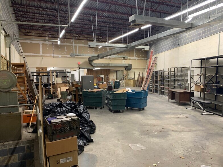 More Photos Of 3415-3501 Windom Rd, Brentwood Warehouse For Lease