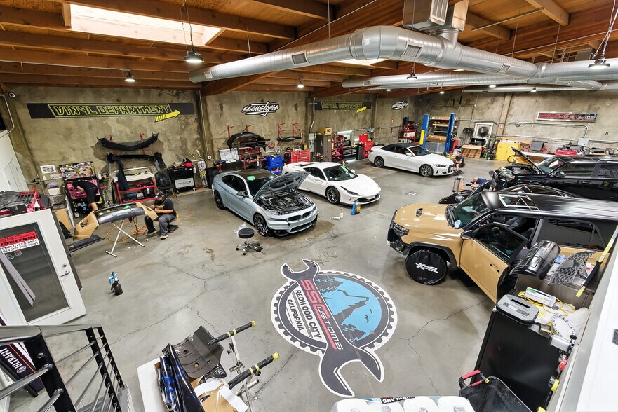 More Photos Of 1500 Industrial Way, Redwood City Manufacturing For Lease