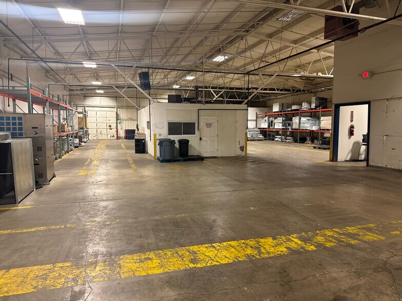 More Photos Of 1705 Cranston Rd, Beloit Showroom For Sale