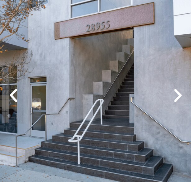 More Photos Of 28955 Pacific Coast Hwy, Malibu Storefront Retail Office For Sale