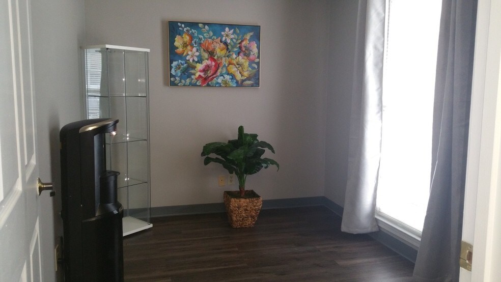 More Photos Of 1298 Rockbridge Rd, Stone Mountain Office For Sale