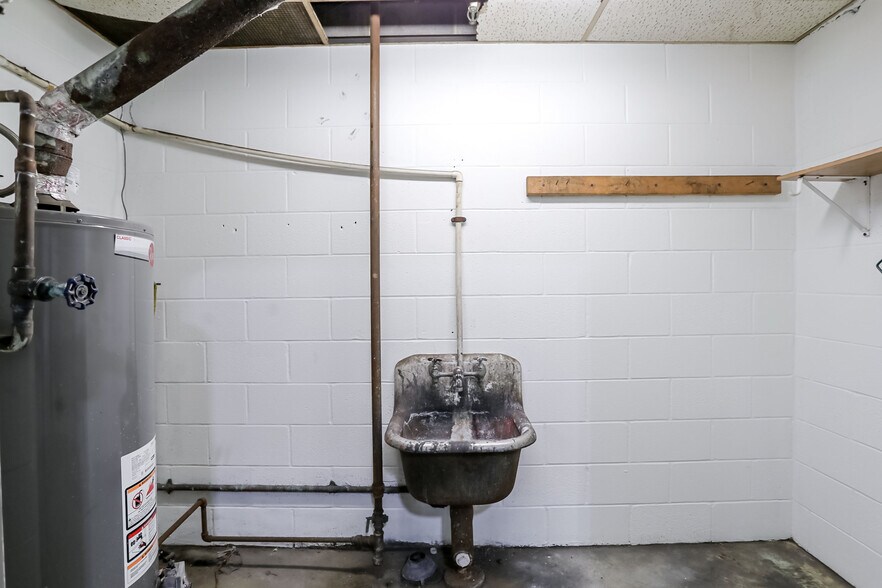 More Photos Of 2334 Production Dr, Indianapolis Warehouse For Sale