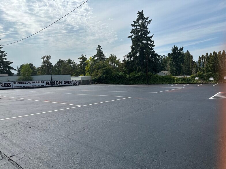 More Photos Of 16001 SE Mcloughlin Blvd, Milwaukie Auto Repair For Lease