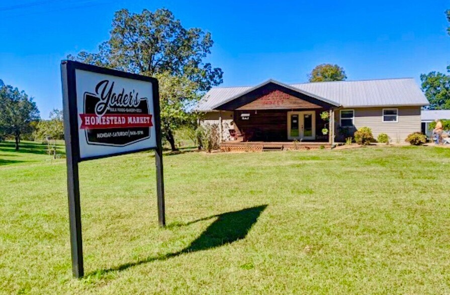 Primary Photo Of 3555 Summertown Hwy, Summertown General Retail For Sale