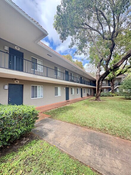 More Photos Of 1111 SW 4th St, Fort Lauderdale Apartments For Sale