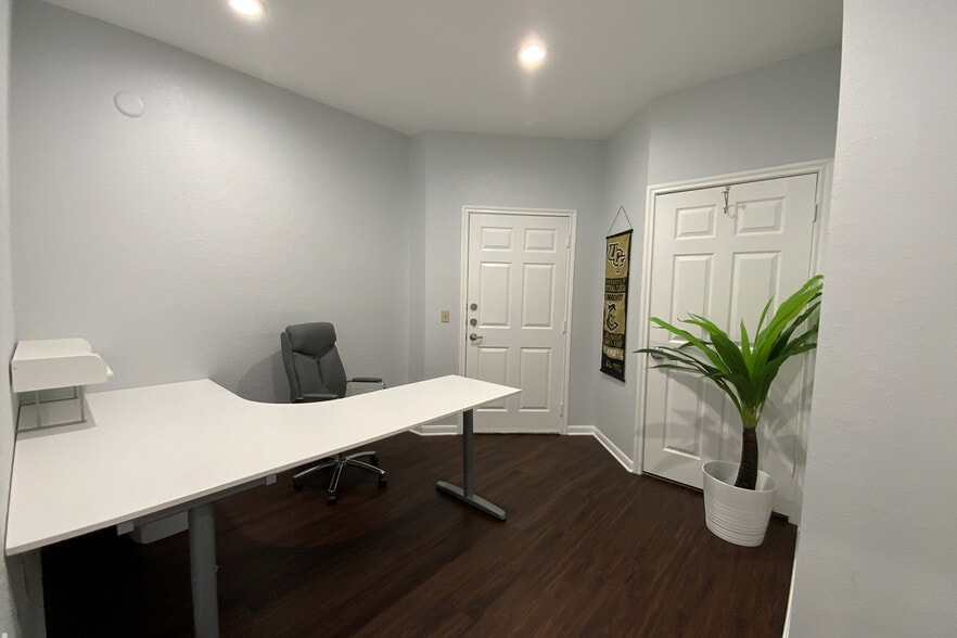 More Photos Of 860 N Orange Ave, Orlando Apartments For Sale