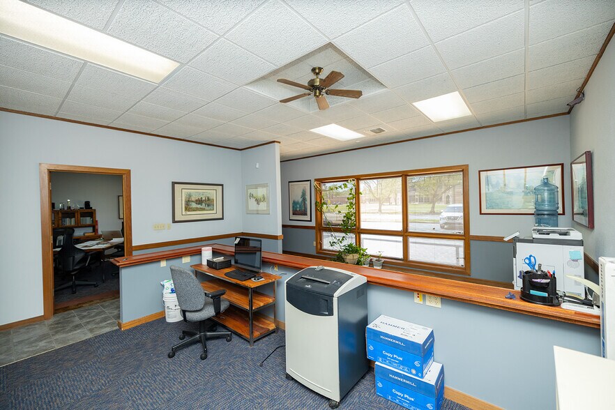 More Photos Of 1020 N Main St, Wichita Medical For Sale