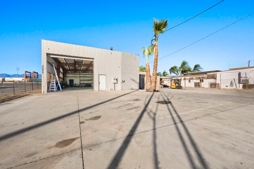 More Photos Of 1033-1047 W 3rd St, San Bernardino Warehouse For Sale