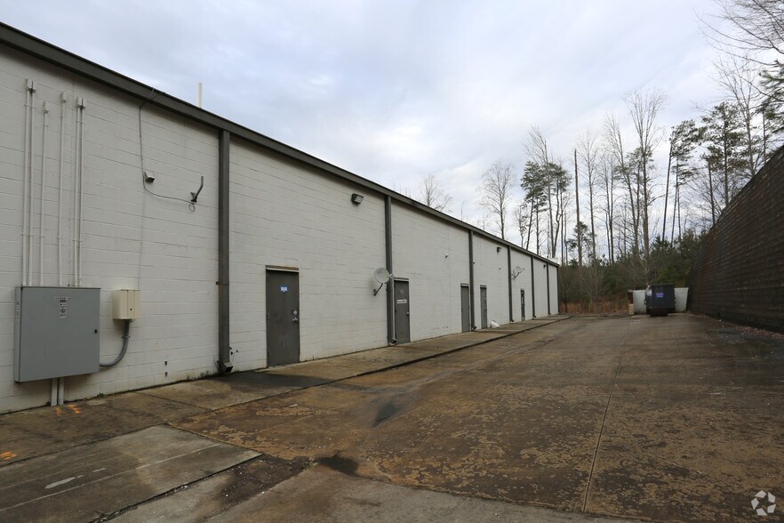 More Photos Of 12926 Highway 92, Woodstock Storefront For Lease