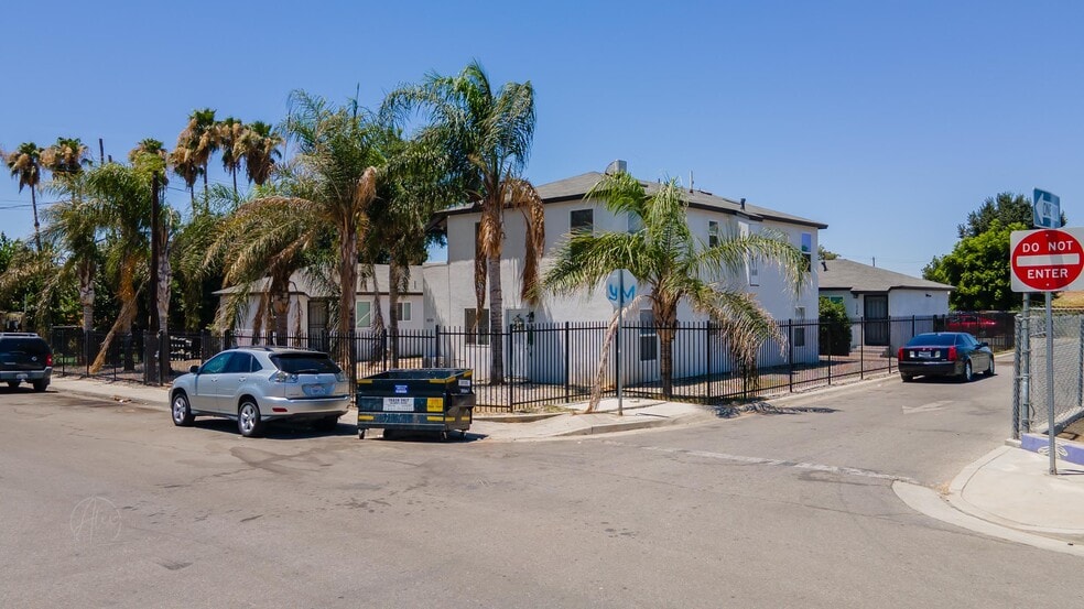 Primary Photo Of 1018 Miller St, Bakersfield Apartments For Sale