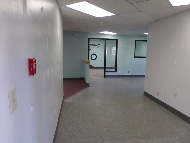More Photos Of 401 Gilford Ave, Gilford Office For Lease