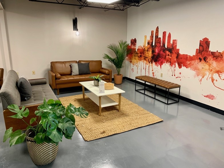 More Photos Of 1529 W North A St, Tampa Coworking Space