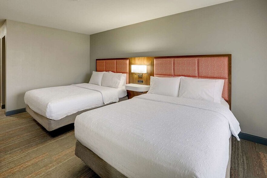 More Photos Of 5723 Heritage Crossing Dr, Glen Carbon Hotel For Sale
