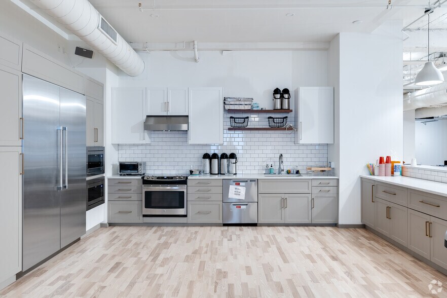 More Photos Of 1315 Walnut St, Philadelphia Office For Lease