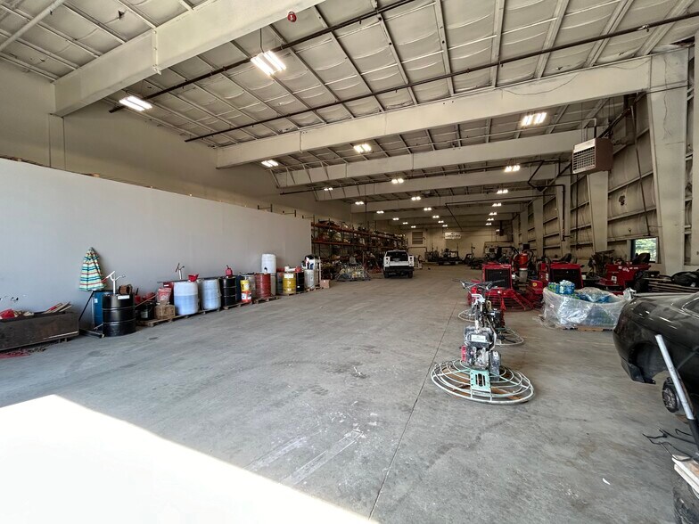 More Photos Of 24 Williams Way, Bellingham Research And Development For Lease