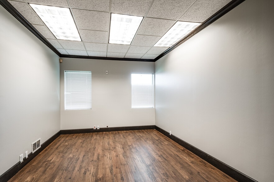 More Photos Of 24707 W Hardy Rd, Spring Office For Sale
