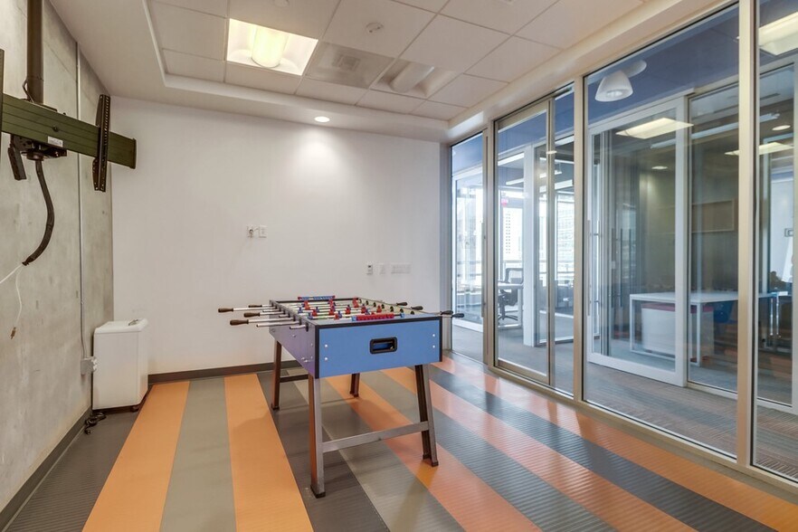 More Photos Of 1350 Columbia St, San Diego Loft Creative Space For Sale