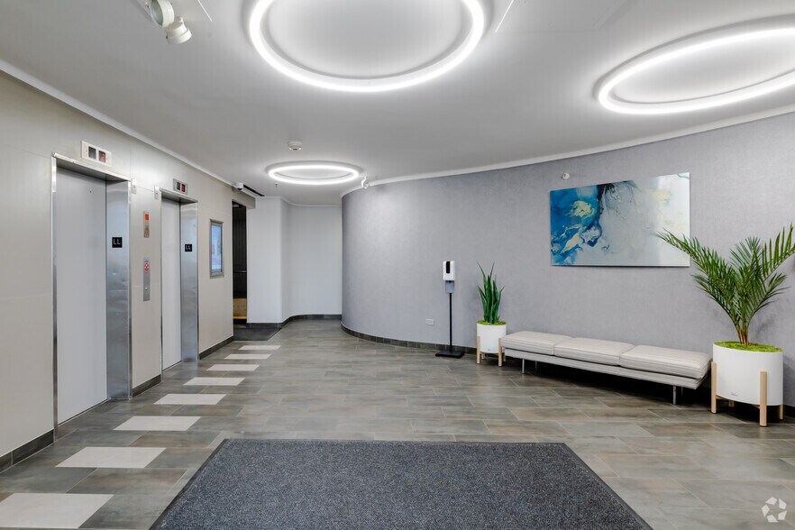 More Photos Of 1100 Jorie Blvd, Oak Brook Office For Lease