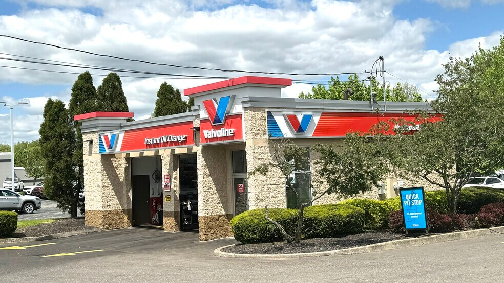 More Photos Of 4774 Mahoning Ave, Youngstown Storefront For Sale