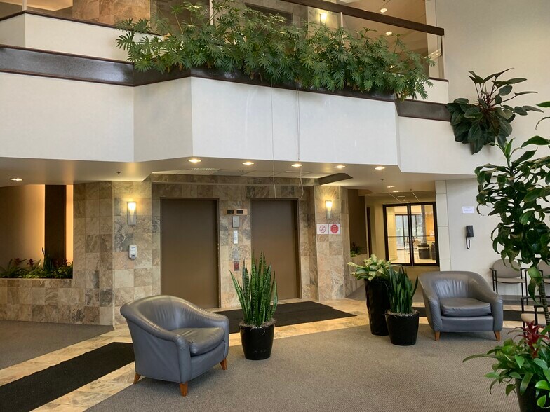 More Photos Of 3500 E Coliseum Blvd, Fort Wayne Office For Lease