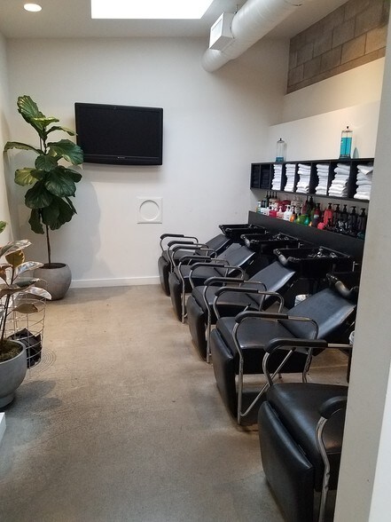 More Photos Of 1919 Mount Diablo Blvd, Walnut Creek Freestanding For Lease