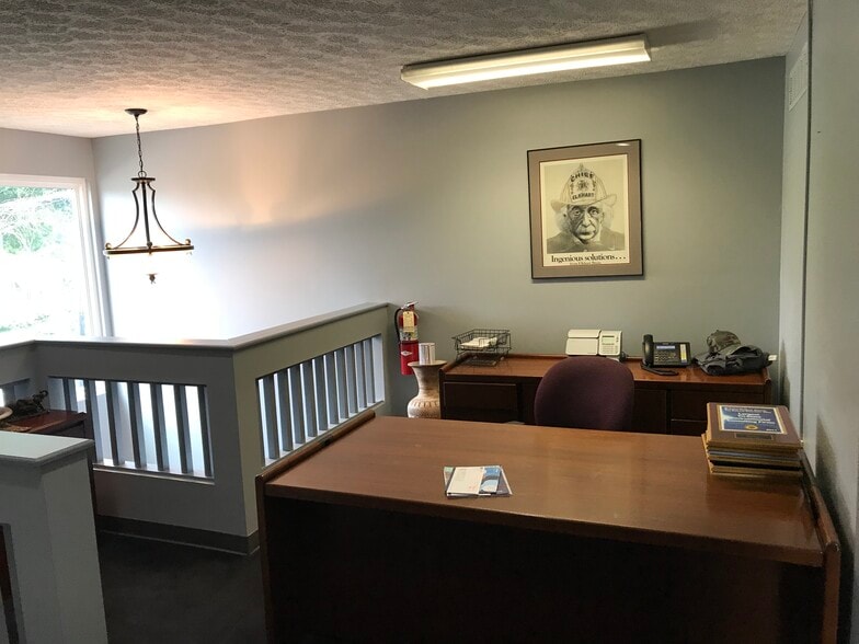 More Photos Of 3959 Fulton Grove Rd, Cincinnati Flex For Sale
