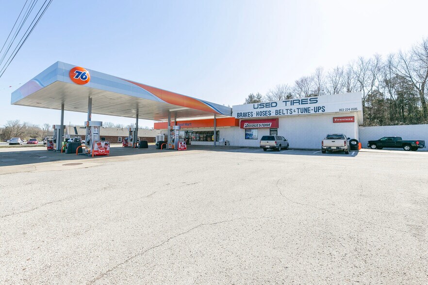 More Photos Of 508 Henslee Dr, Dickson Service Station For Sale