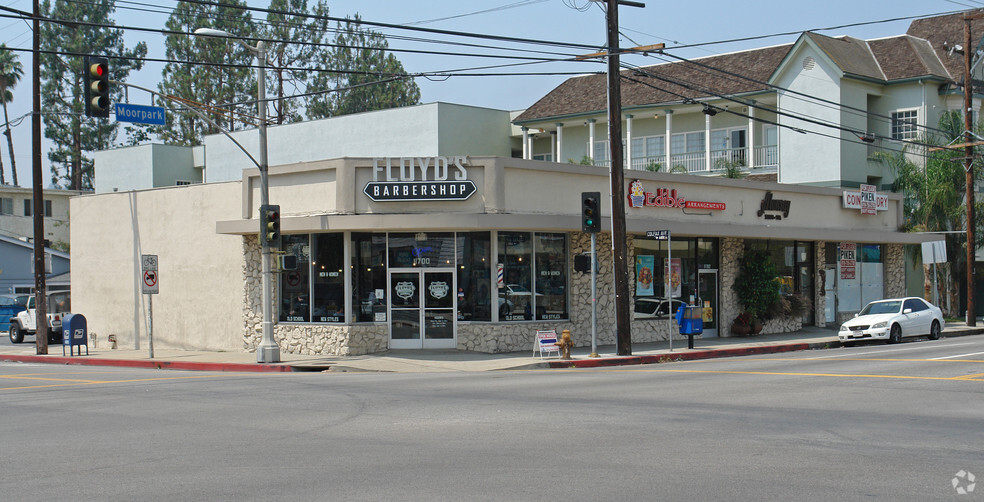 Primary Photo Of 11700-11704 Moorpark St, Studio City Storefront For Lease