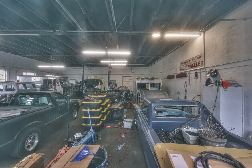 More Photos Of 290 Main St, Red Boiling Springs General Retail For Sale