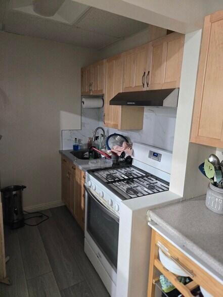 More Photos Of 14937 San Fernando Mission Blvd, Mission Hills Manufacturing For Lease