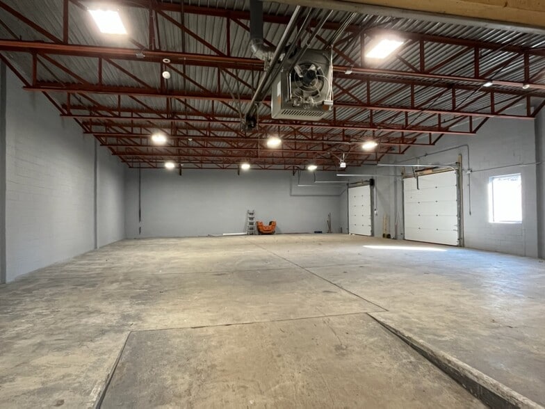 More Photos Of 110 Webb St, Hamden Warehouse For Lease