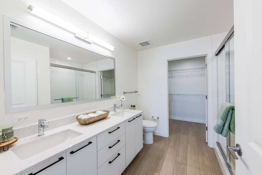 More Photos Of 8205 Commerce Way, Miami Lakes Apartments For Lease