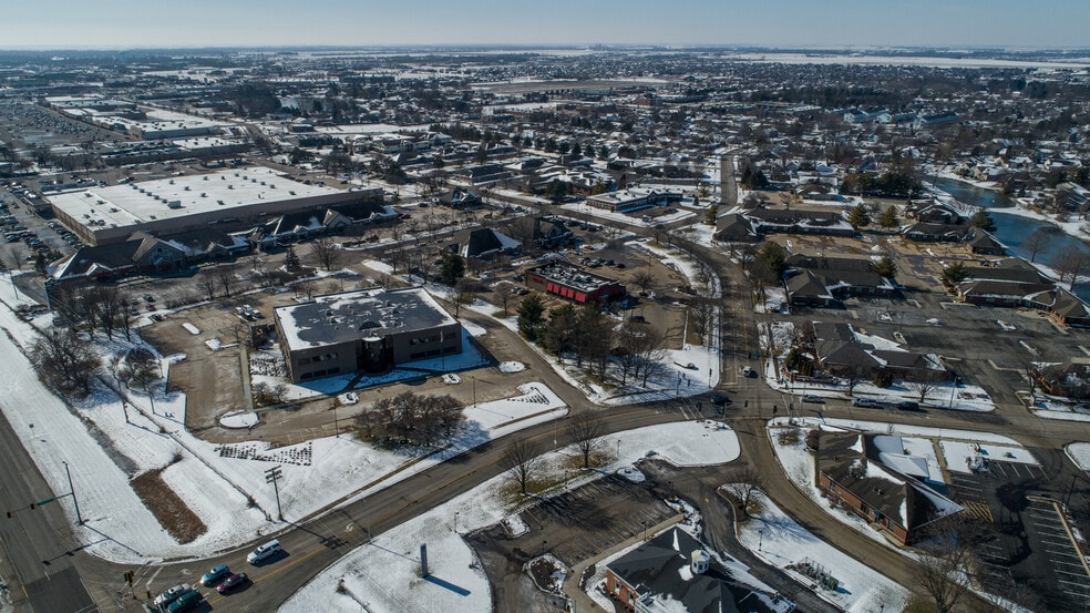 More Photos Of 2100 W White Oaks Dr, Springfield Restaurant For Sale