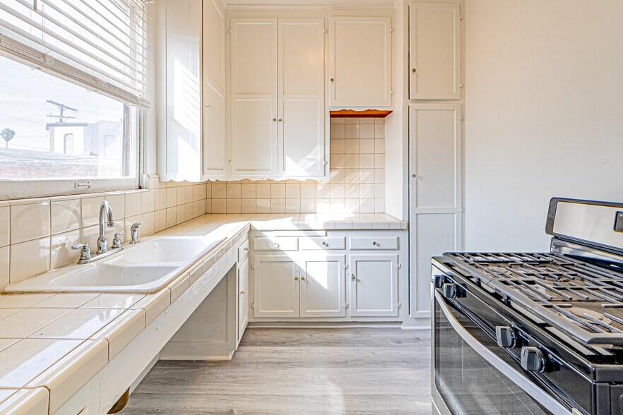 More Photos Of 1251 S Wilton Pl, Los Angeles Apartments For Sale