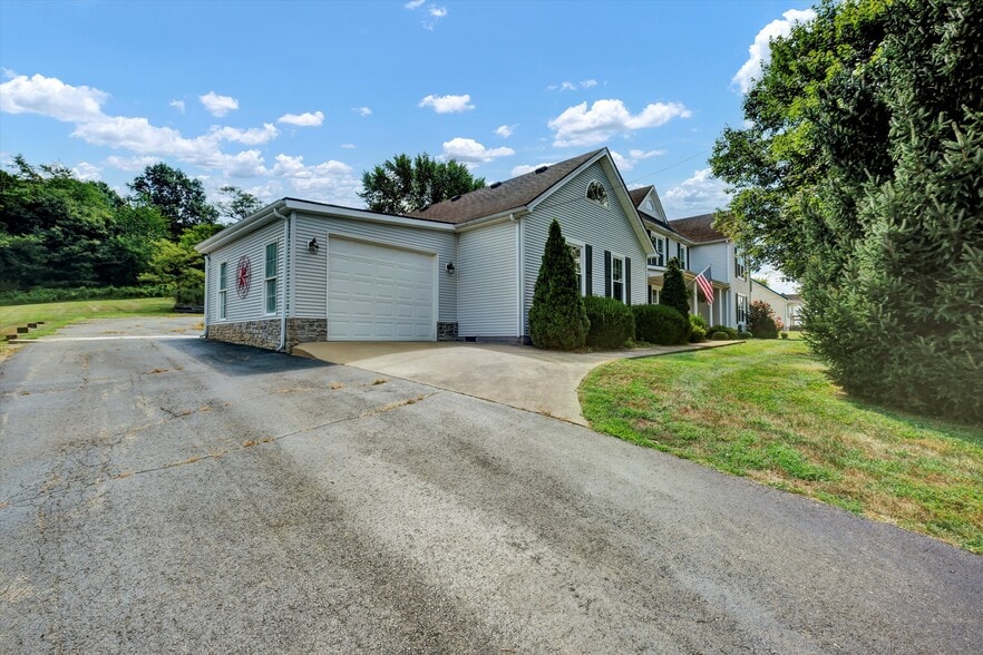 More Photos Of 110 Holy Cross Rd, Loretto Hospitality For Sale