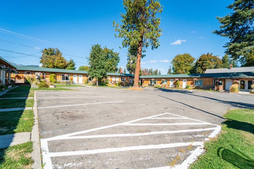 More Photos Of 808 Mineral Ave, Libby Hotel For Sale