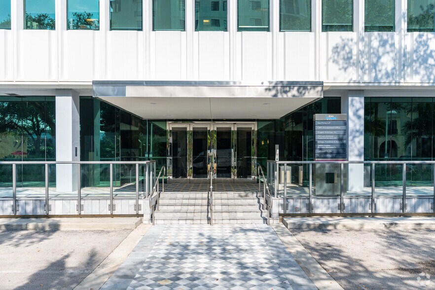 More Photos Of 396 Alhambra Cir, Coral Gables Unknown For Lease