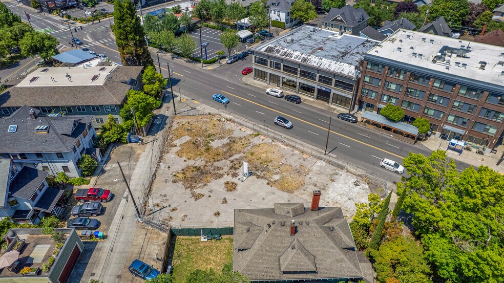More Photos Of 1312-1334 SE Hawthorne Blvd, Portland Land For Sale