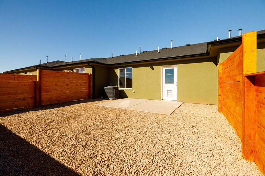 More Photos Of 5120 E Grande Vermillion Ave, Kanab Apartments For Sale
