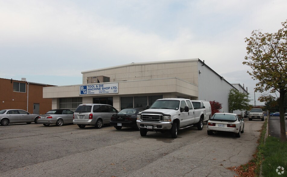 Primary Photo Of 1135 Speers Rd, Oakville Warehouse For Lease